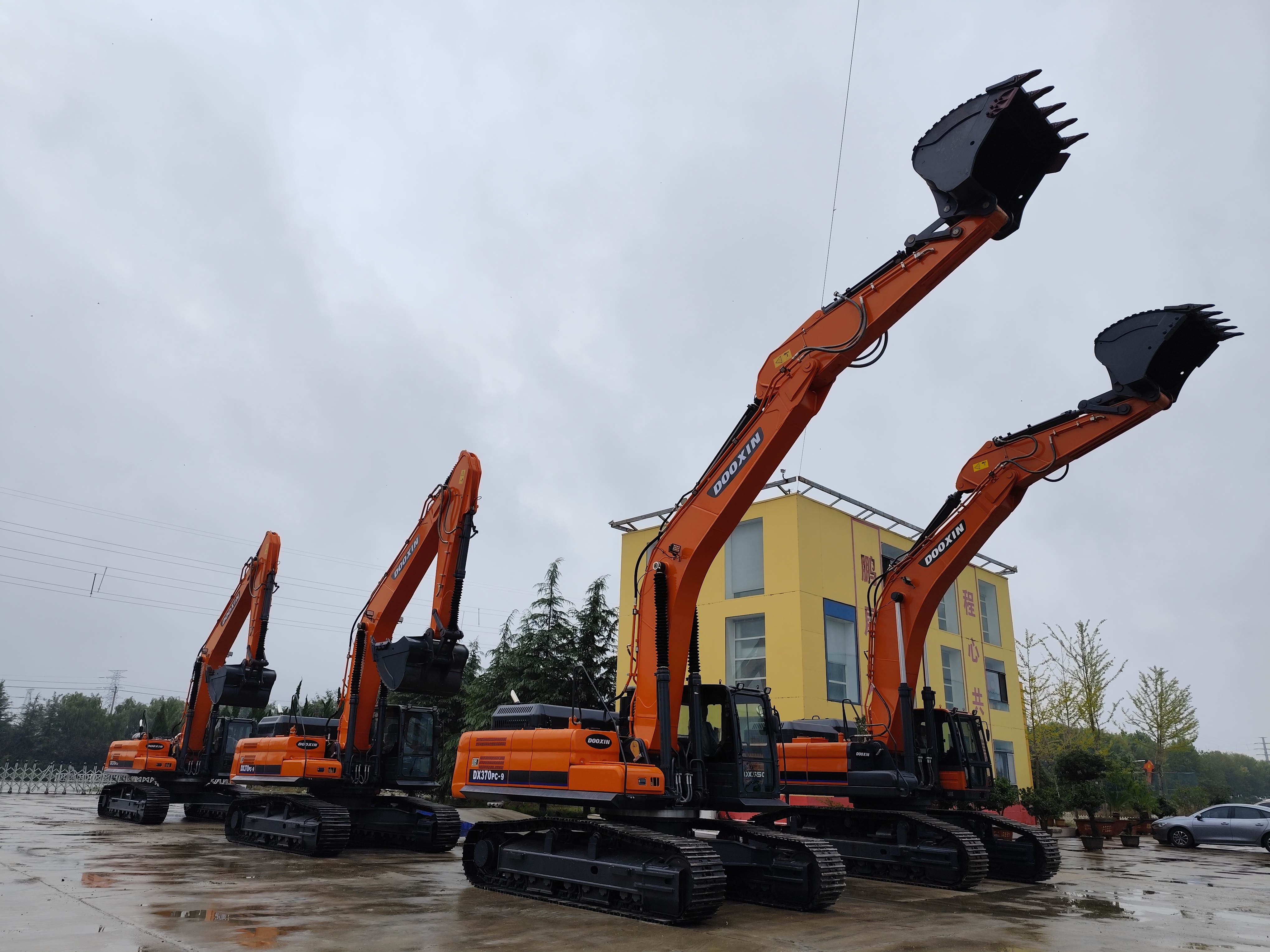 Ang isang delegasyon ng mga kliyente mula sa Ecuador ay bumibisita.