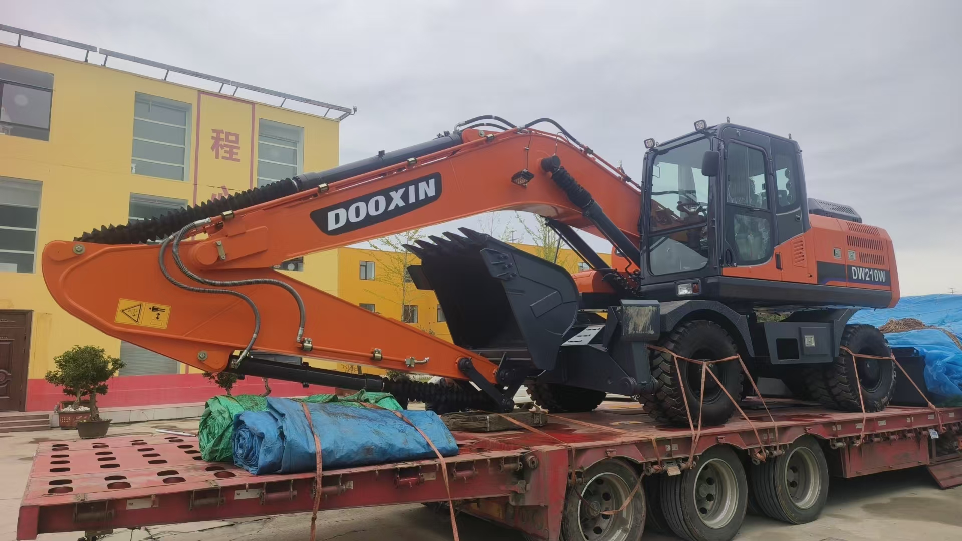 Bagong order na kargamento para sa 21ton wheeled excavator