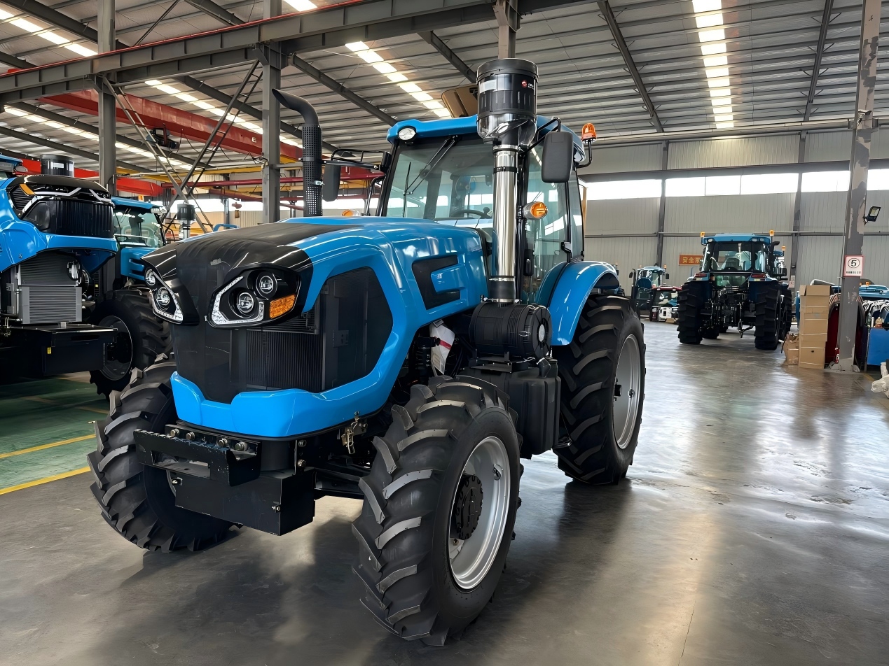 Ang mga traktor na high-horsepower ng Tsino ay naging pangunahing puwersa para sa malakihang pagsasaka sa Africa