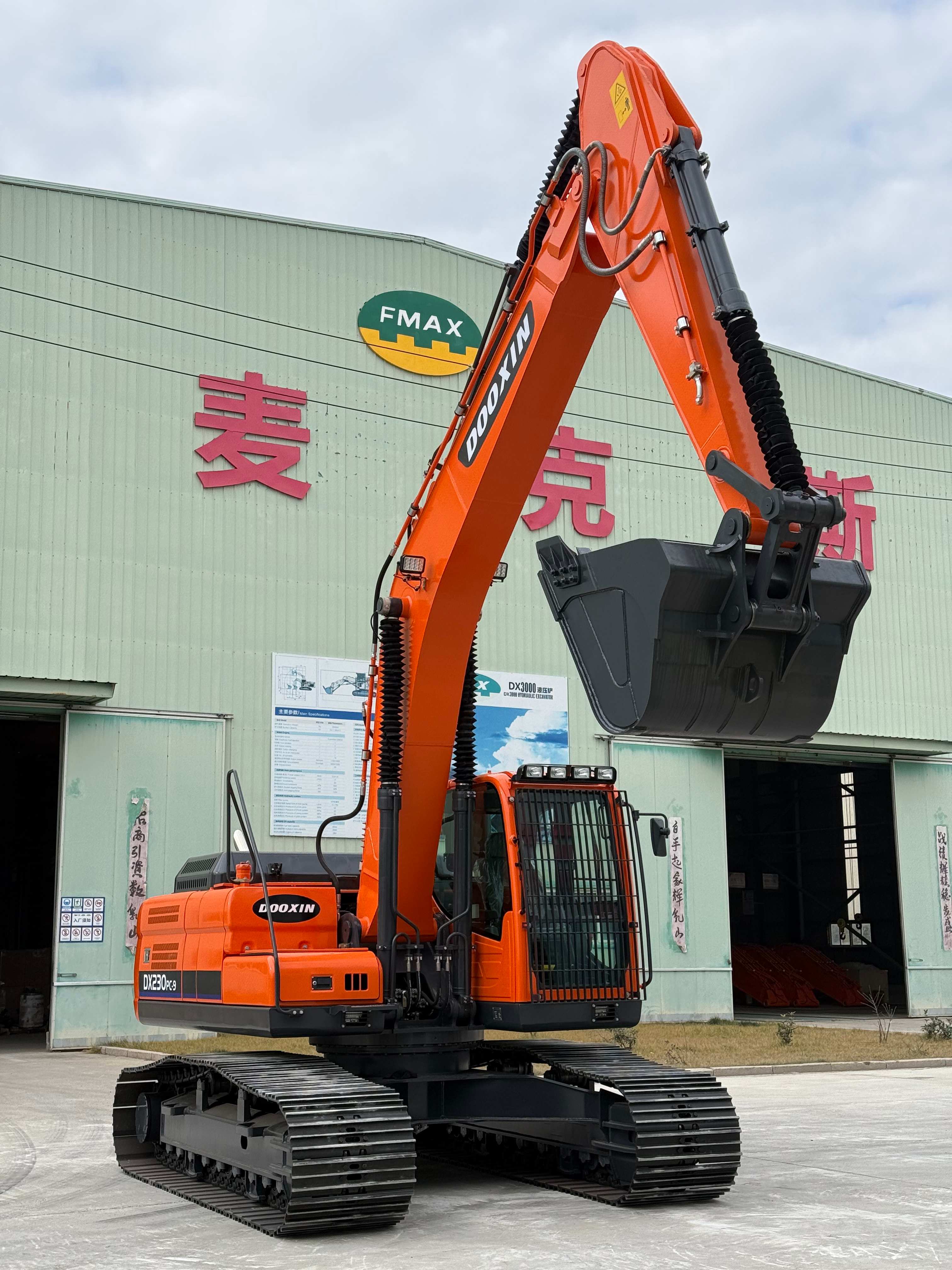 Ang mga DX230 Crawler Excavator ay Batch na Ini-export sa South America